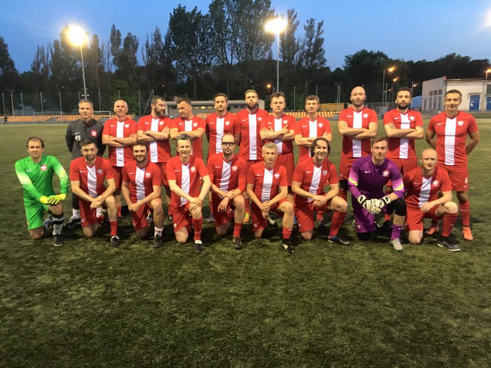 13237672_947563345364240_1953408930812150259_n